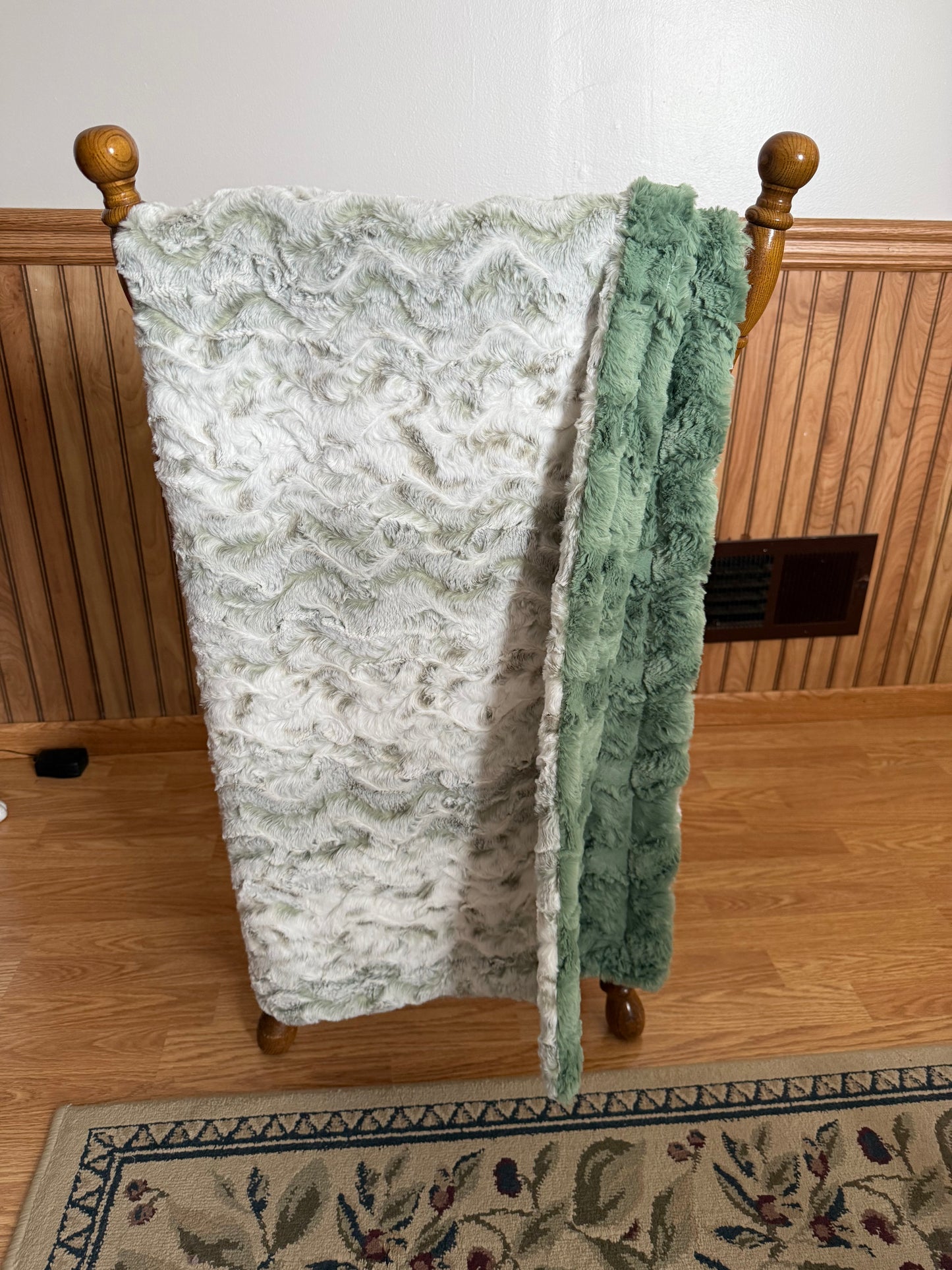 SMALL Minky Blanket Basil Snowy Owl & Basil Glacier