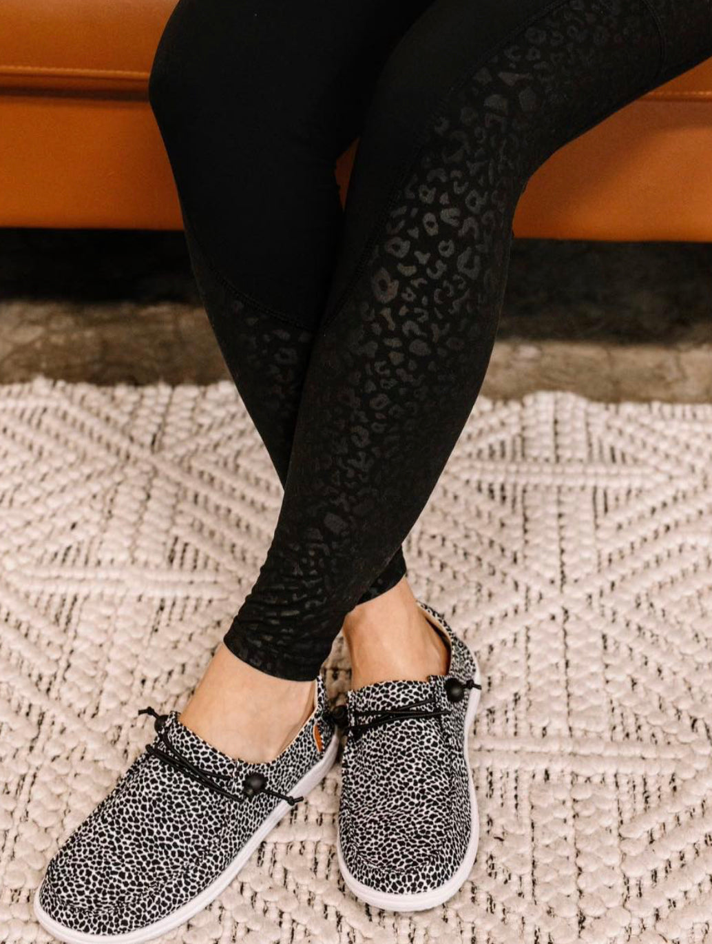Anchored Arrows CAPRI LENGTH leggings in LEOPARD w/pockets