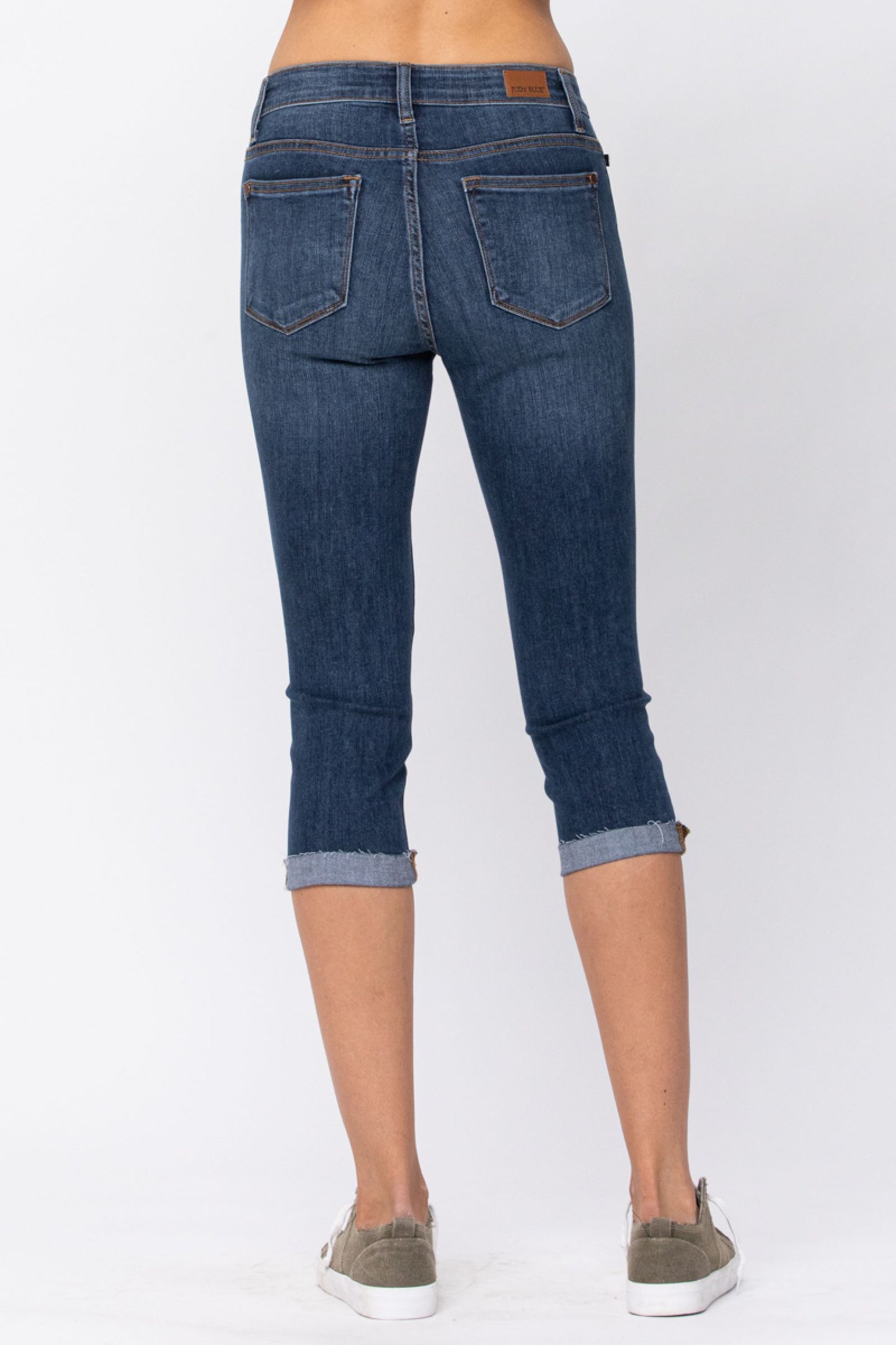 3 & 5 ONLY Judy Blue: MidWash Denim Capri