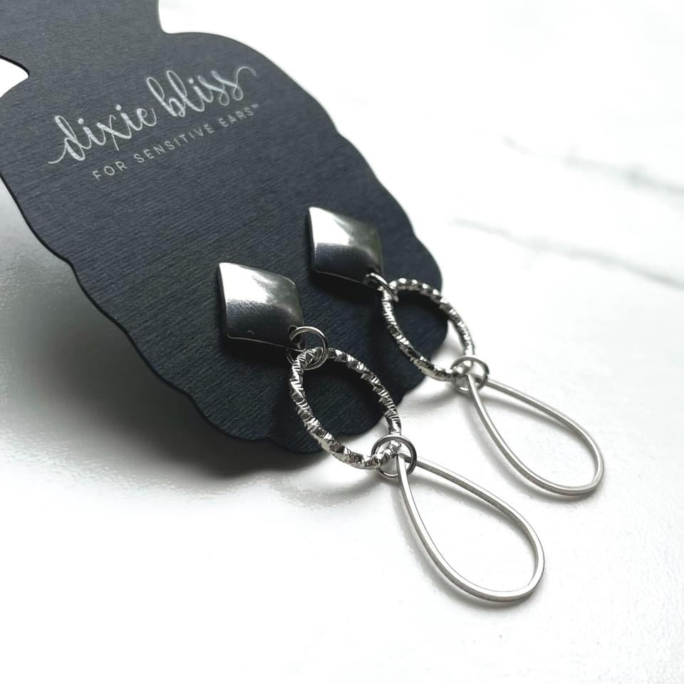 Moments - Dixie Bliss - Dangle Earring