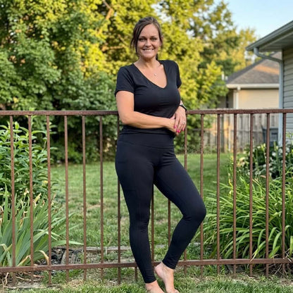 PRE-ORDER Anchored Arrows Classic Comfort Full Length Leggings in black w/pockets