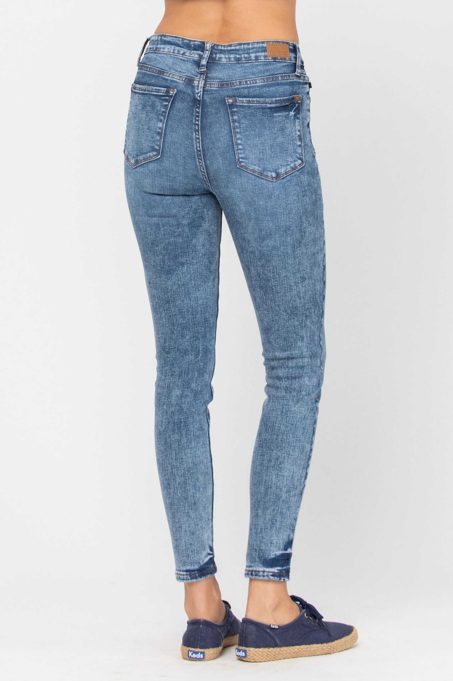 Judy Blue: Acid Wash Skinny Jeans