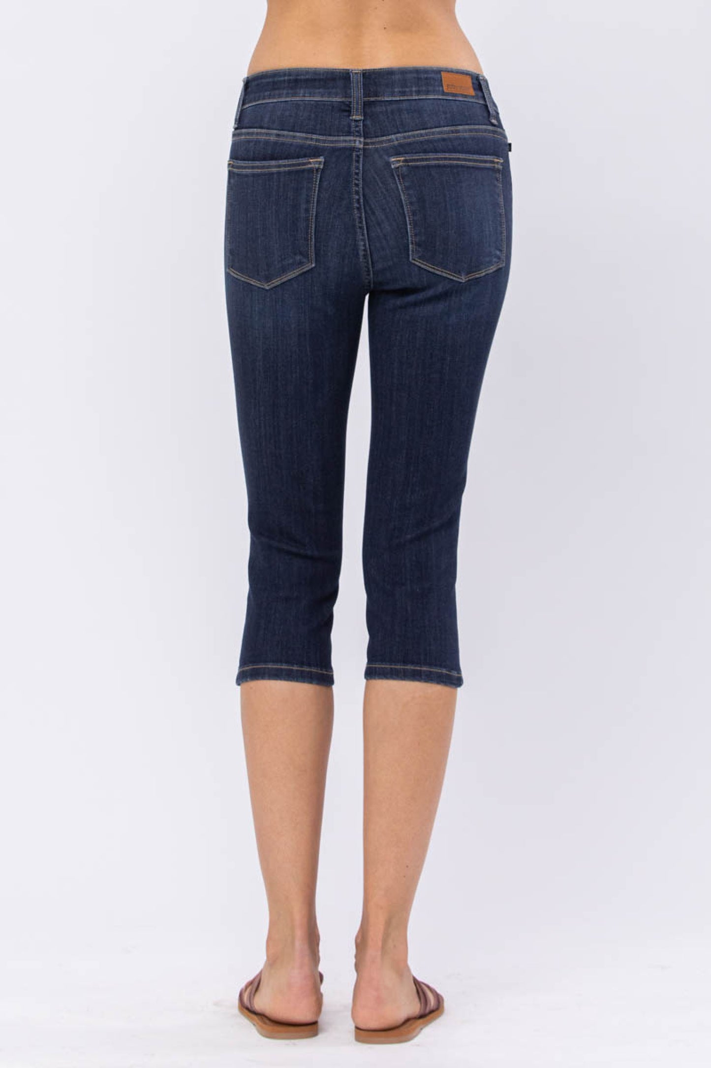 3, 15 & 18W ONLY Judy Blue: Dark Wash Capri