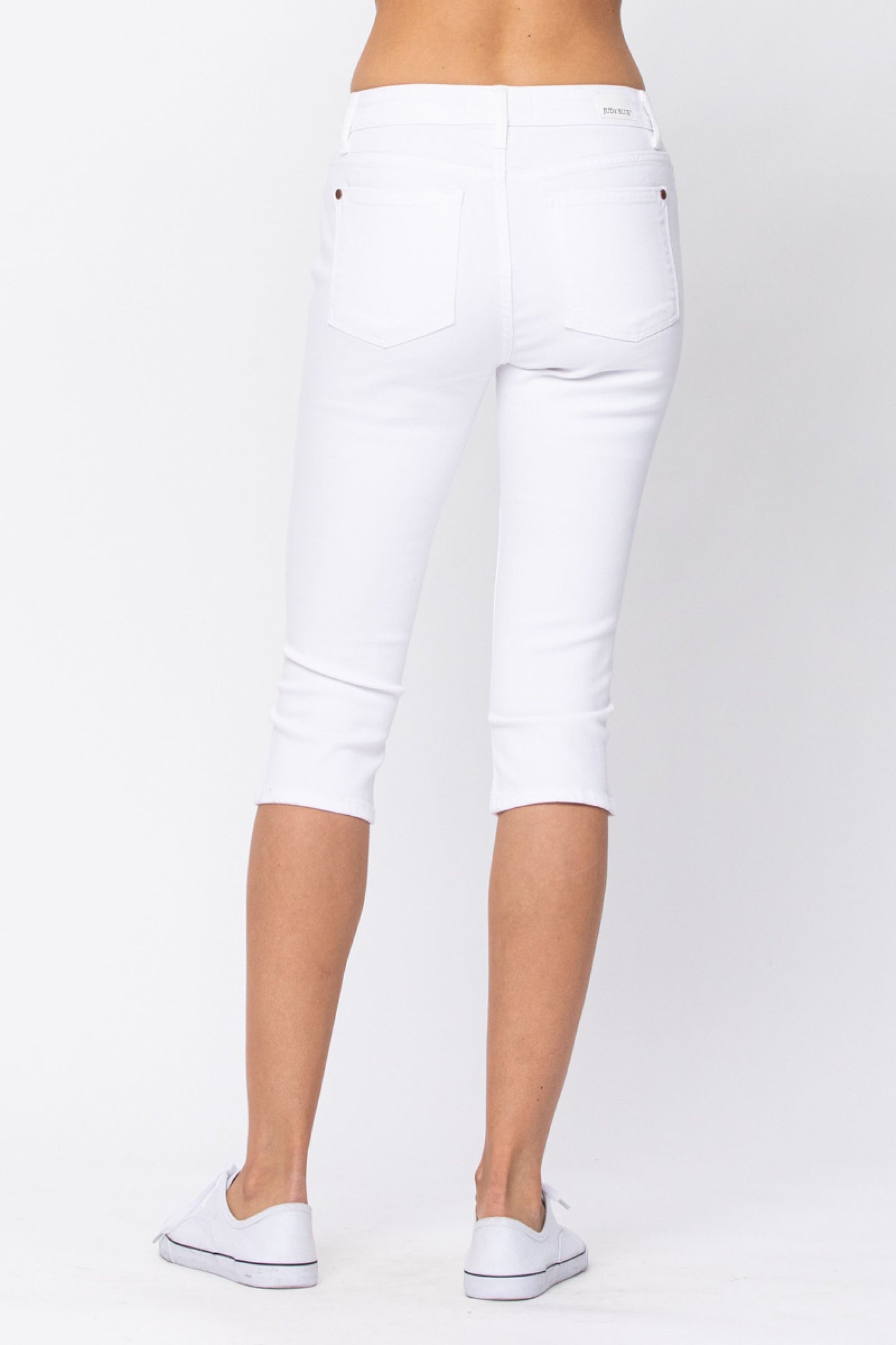 Judy Blue: White Capri Denim