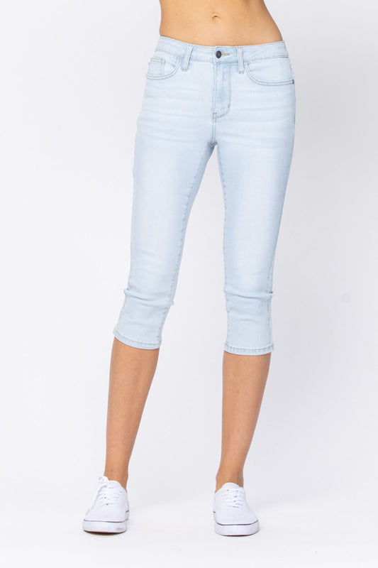 Judy Blue: Simple Strutting Light Wash Capri Denim